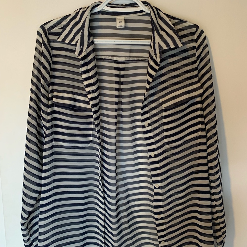 Sheer kind sleeve blouse